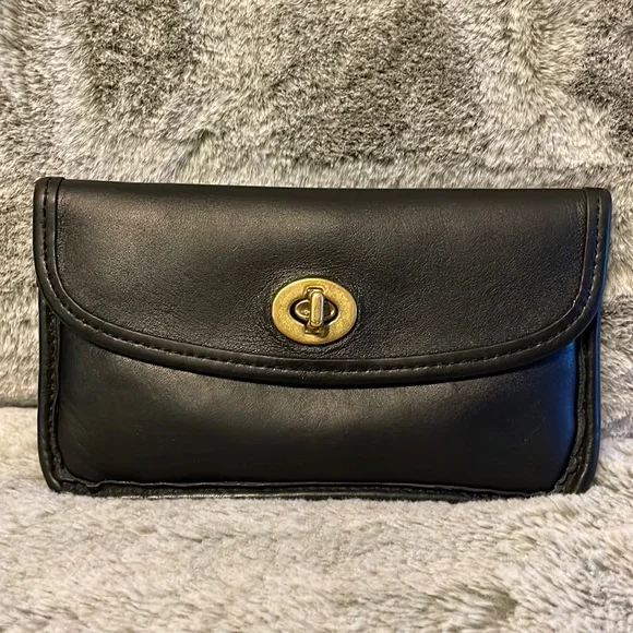 Coach turnlock flap wallet hot sale